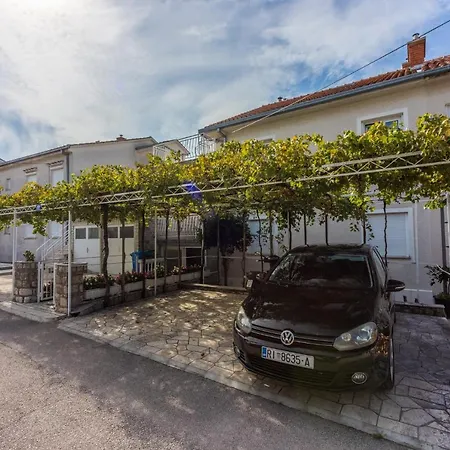 Zvek Apartment *