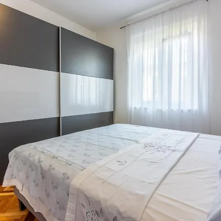 Zvek Apartment *