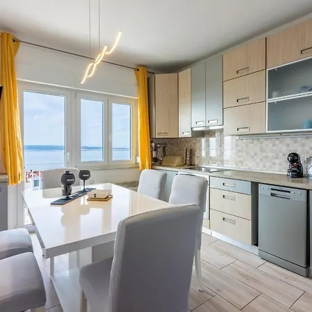 Apartment Zvek