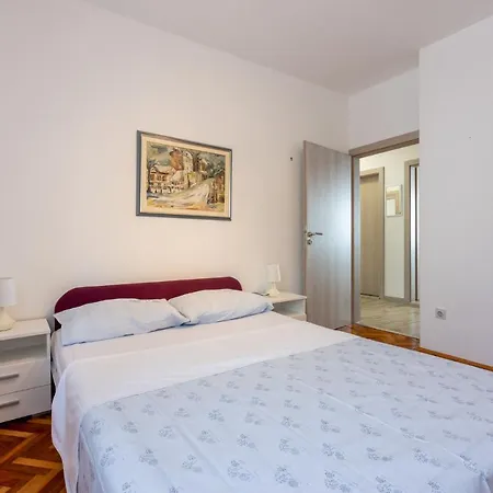 Zvek Apartment *