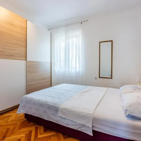 Apartment Zvek