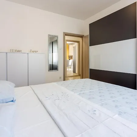 Zvek Apartment *